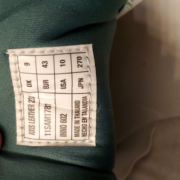 Men's Lacoste shoes, size 10 white and green - Picture 10 of 12